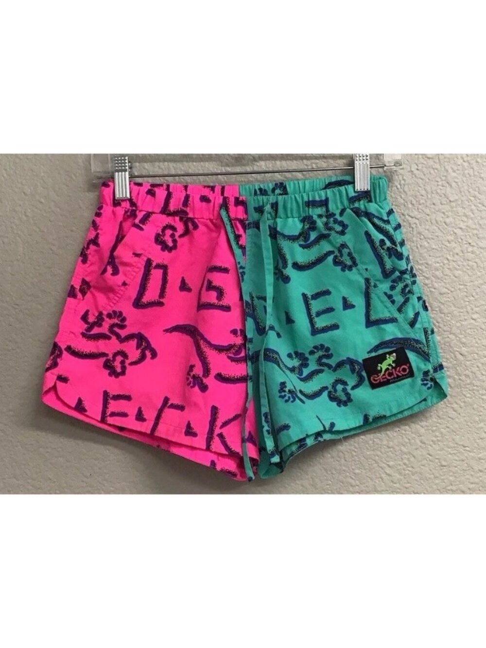 Gecko Hawaii Men’s Neon Pink Green Swim Trunks Shorts Size Small Retro Vintage